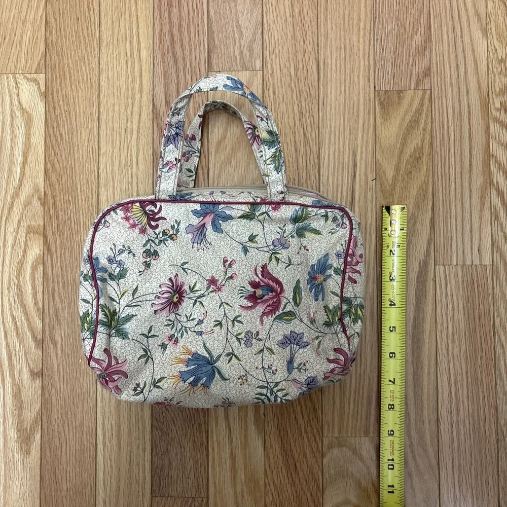 Vintage Cottagecore Floral Travel Cosmetics Bag‎ Clean Pink Interior Top Zip